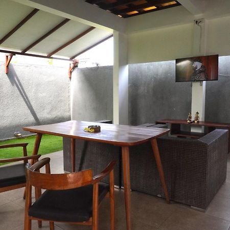 The Lumbung Wood Villa Seminyak  Luaran gambar
