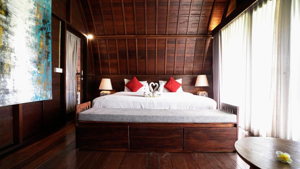 The Lumbung Wood Villa Seminyak  Luaran gambar