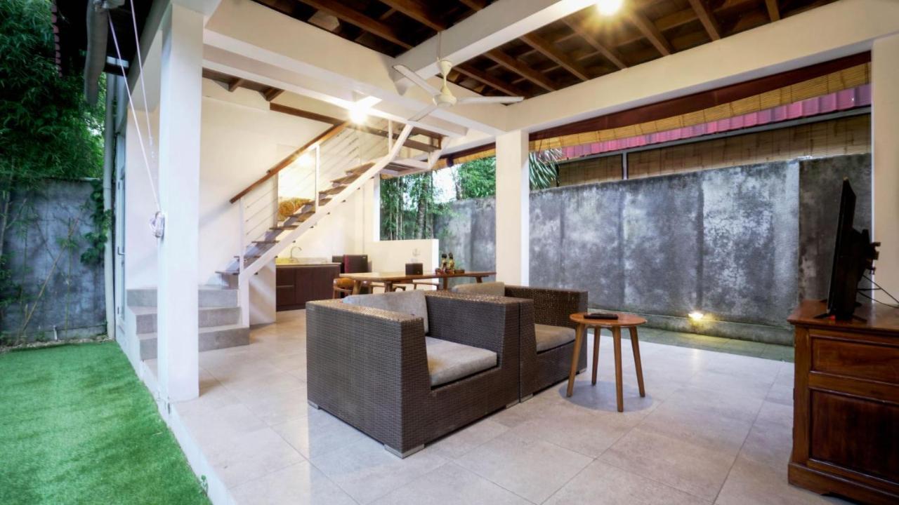 The Lumbung Wood Villa Seminyak  Luaran gambar