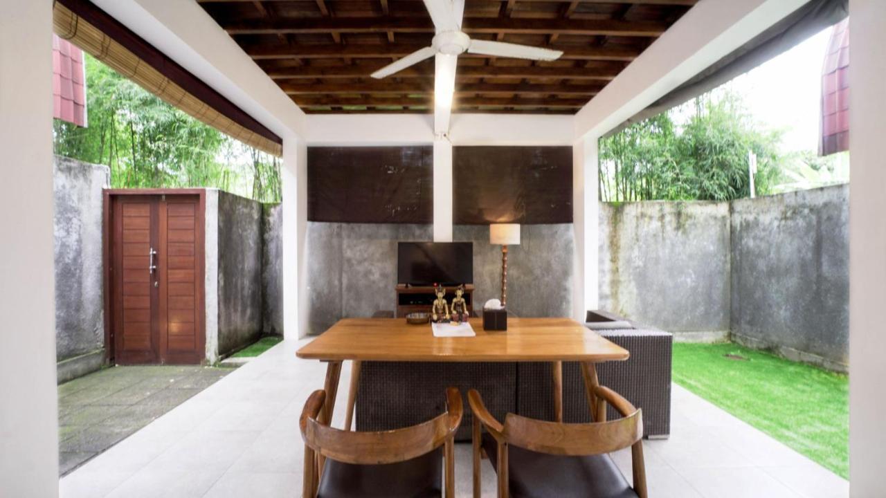 The Lumbung Wood Villa Seminyak  Luaran gambar