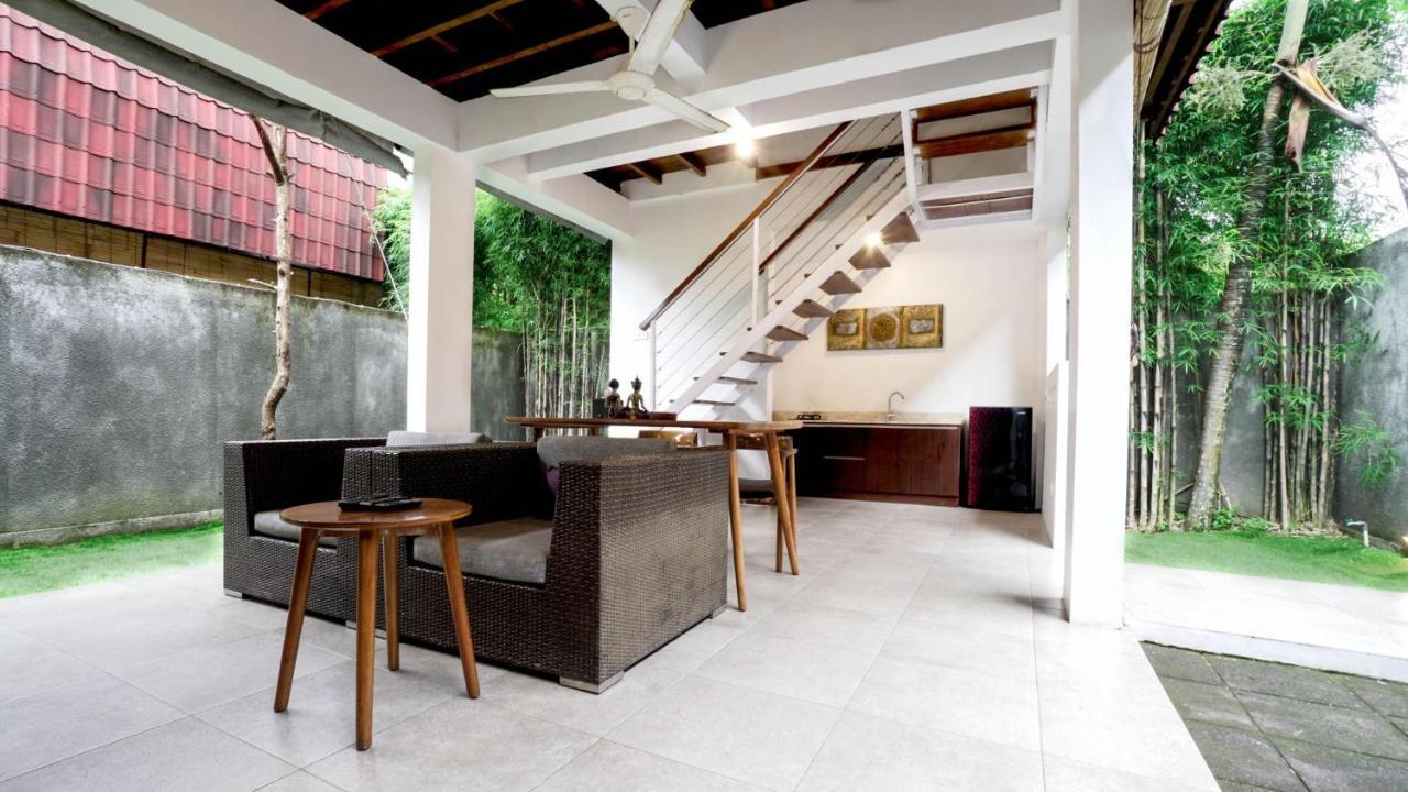 The Lumbung Wood Villa Seminyak  Luaran gambar