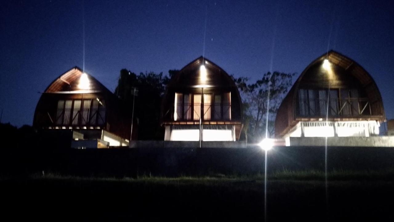 The Lumbung Wood Villa Seminyak  Luaran gambar