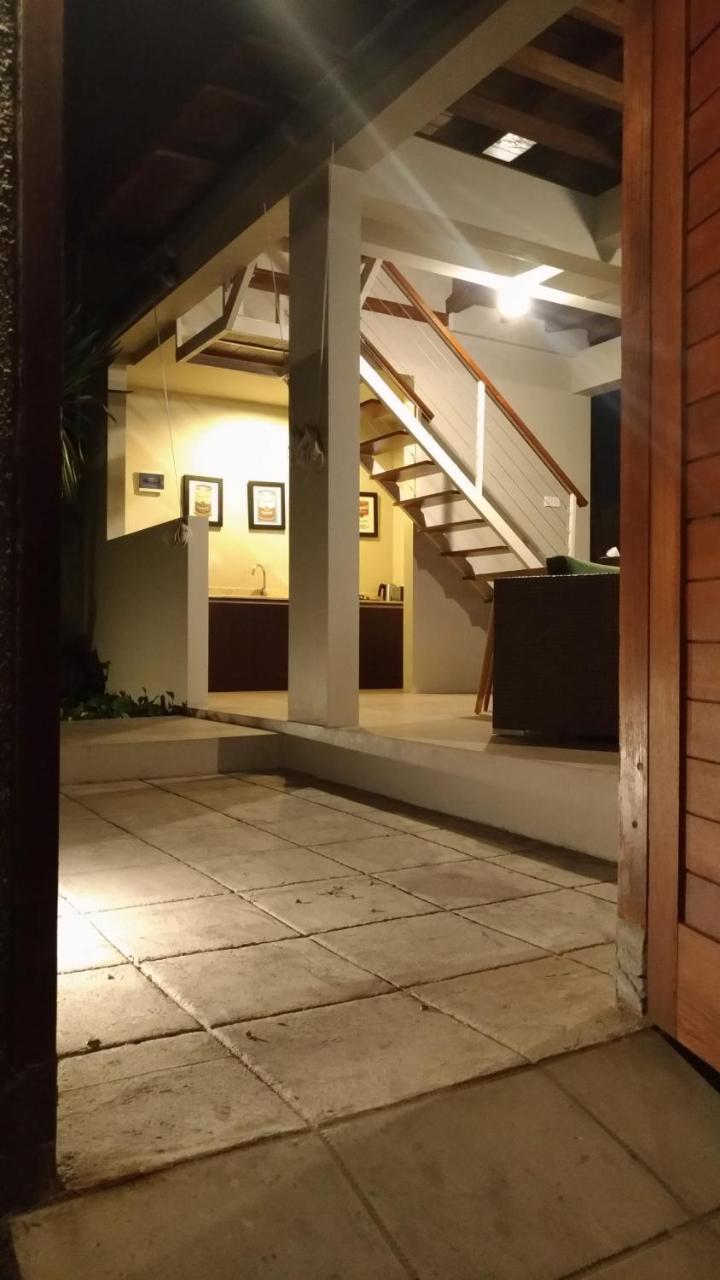 The Lumbung Wood Villa Seminyak  Luaran gambar